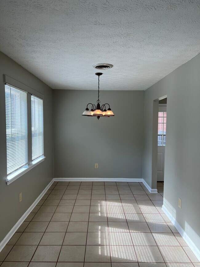 Building Photo - 1755-1757 Cedar Shoals Dr