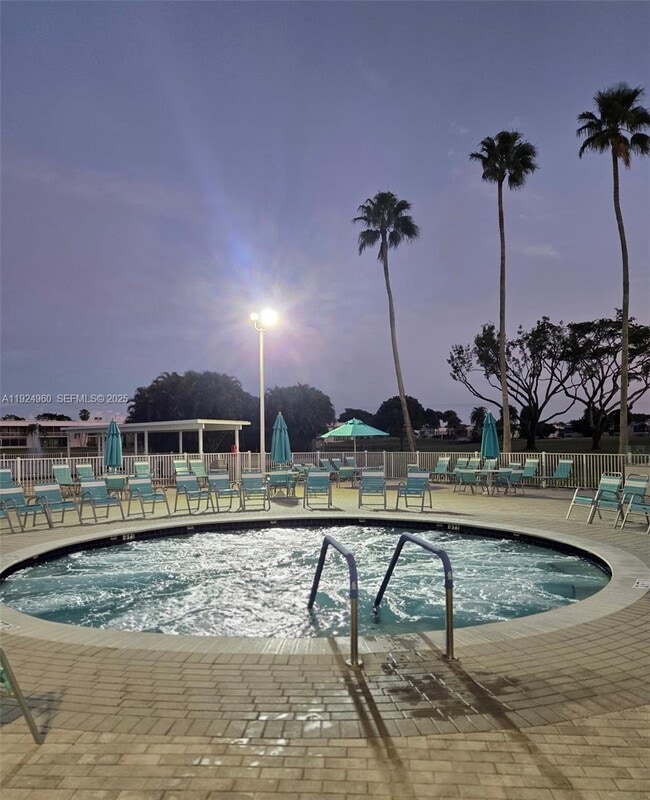 Building Photo - 612 Normandy Ln