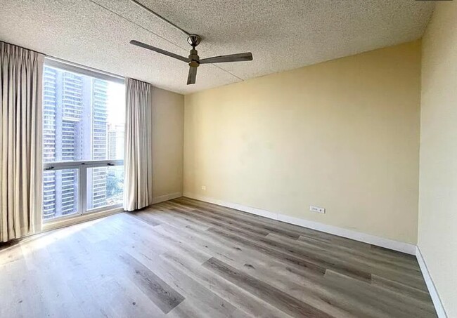 Building Photo - ? Amazing Waikiki 2-Bedroom, 2-Bath Oasis ...