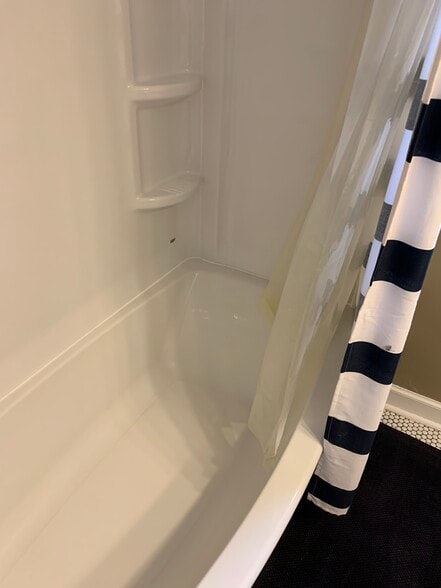 Bathroom - 2902 Wood Street