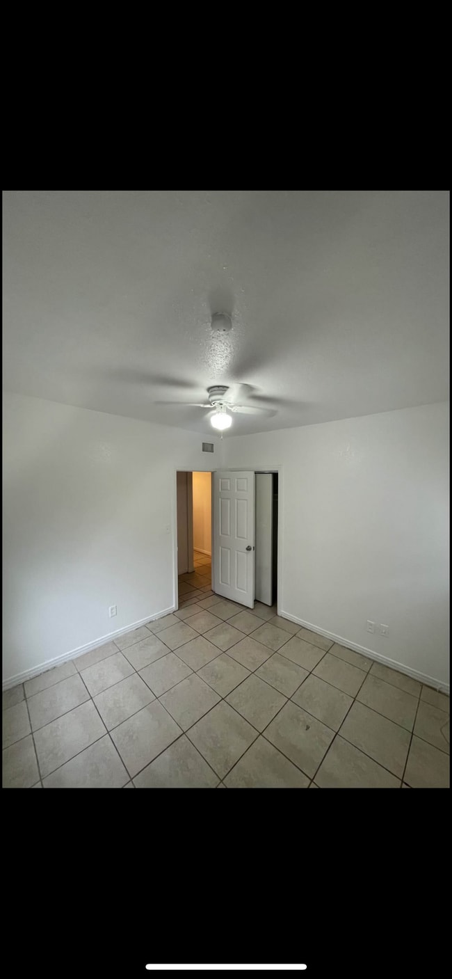 Building Photo - 1196 W 30th St