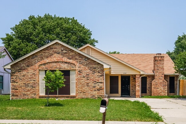 Building Photo - 2303 Villanova St