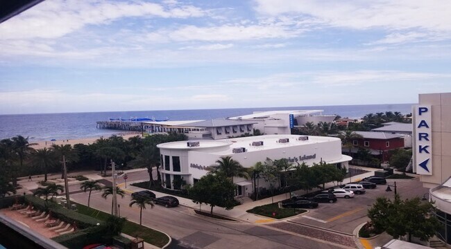 Building Photo - 305 N Pompano Beach Blvd