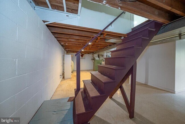 Building Photo - 1019 Howellville Rd