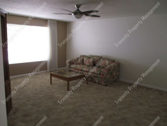 Building Photo - 55-Plus Community Dreamland Villa Retirement