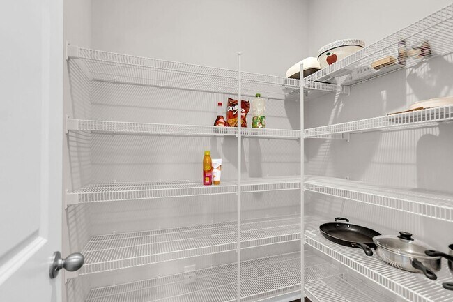 Building Photo - 534 Alderly Dr