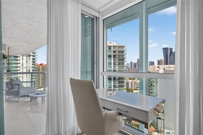 Building Photo - 16500 Collins Ave