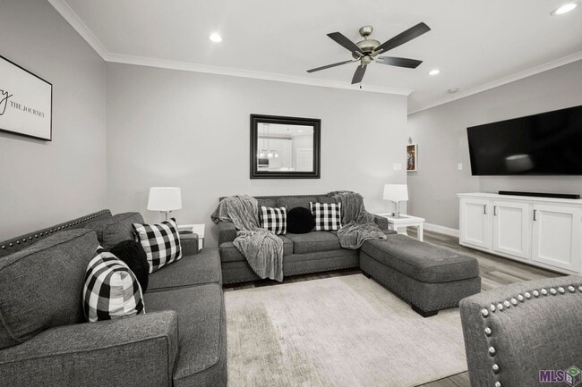 Building Photo - 820 S Audubon Pl Ave