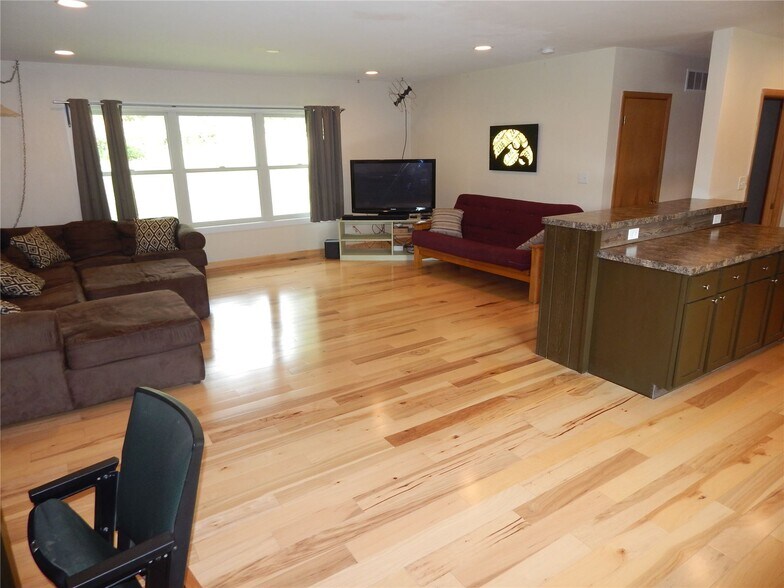 Spacious Living Room - 825 N Dodge St