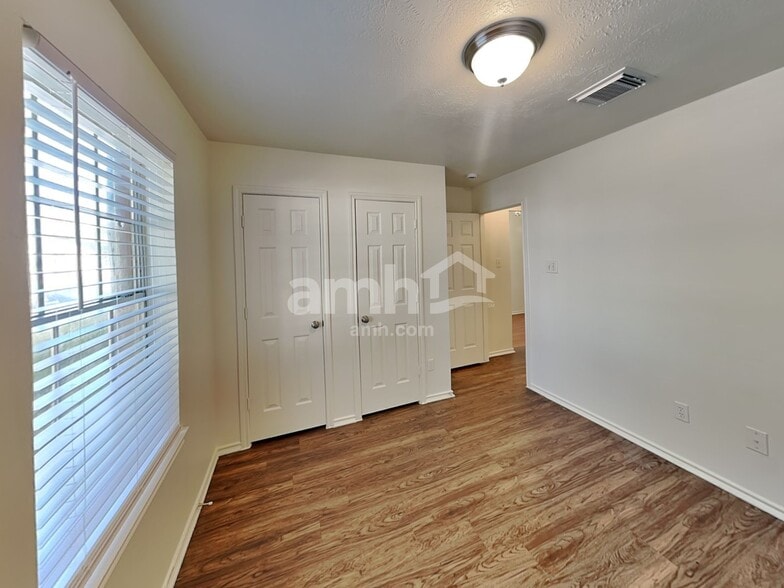 Building Photo - 5214 Flax Bourton St