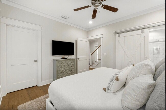 Building Photo - 587 Patina Blvd