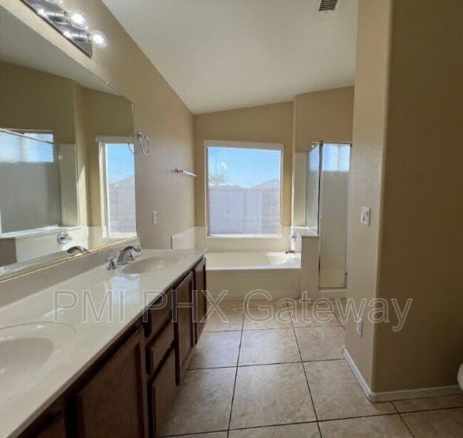 Building Photo - 15982 N 90th Ave