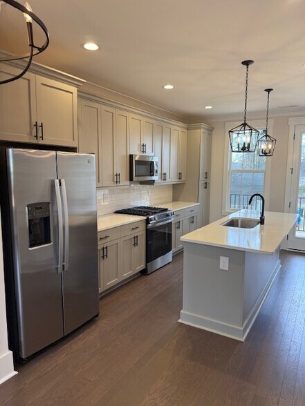 Building Photo - 3 Saco St