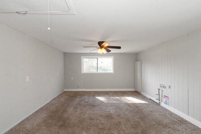 Building Photo - 6830 Hwy 35 Bypass