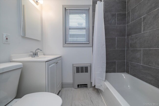 Building Photo - 21 Twin Lawns Ave