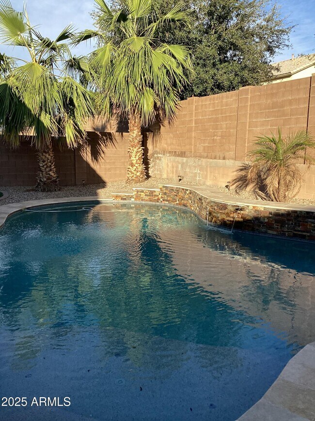 Building Photo - 18616 W Illini St