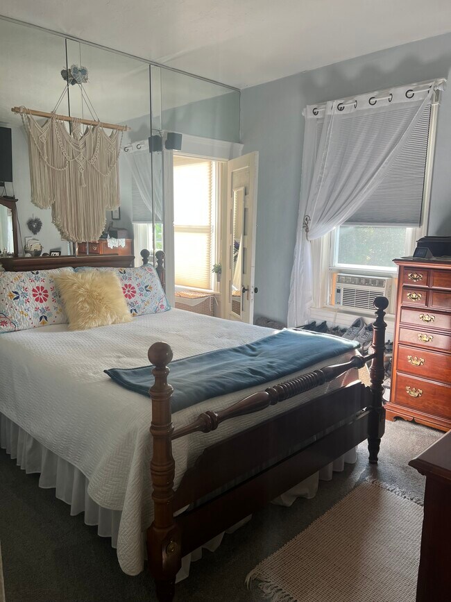 Building Photo - 95 May St