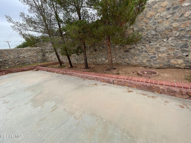 Building Photo - 6851 Rock Canyon Dr