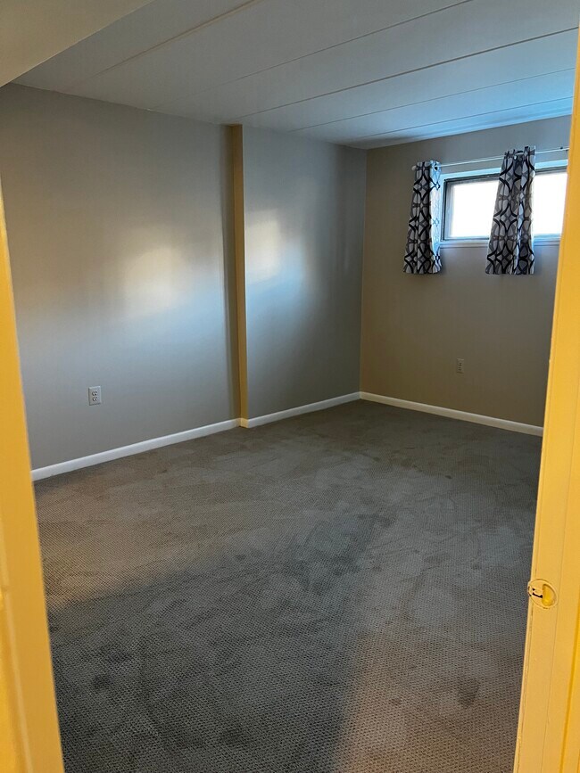 Building Photo - 106 Roberts Ln