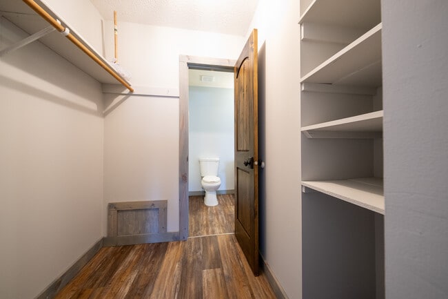 Building Photo - 1705 Slater Ln