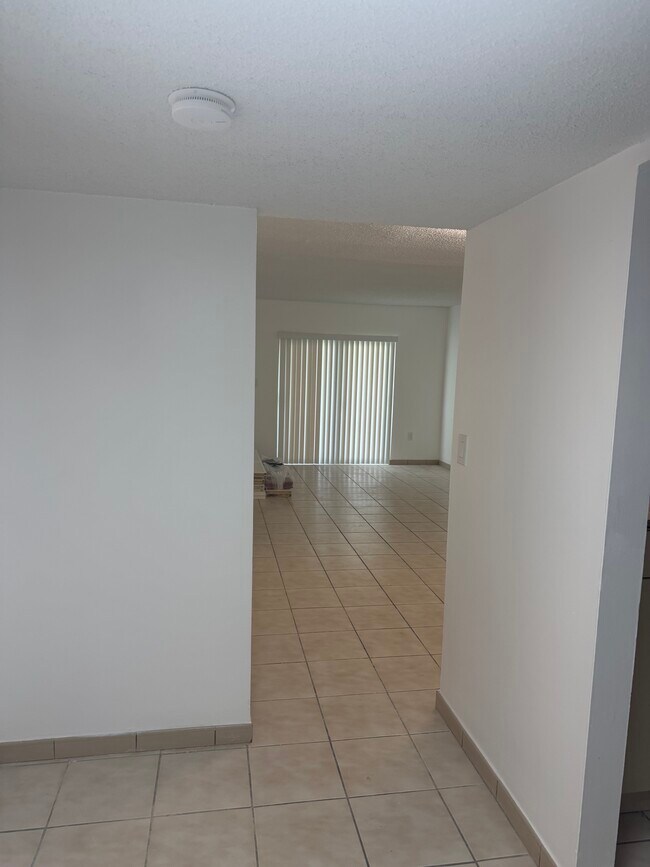 Building Photo - 9000 SW 24th St