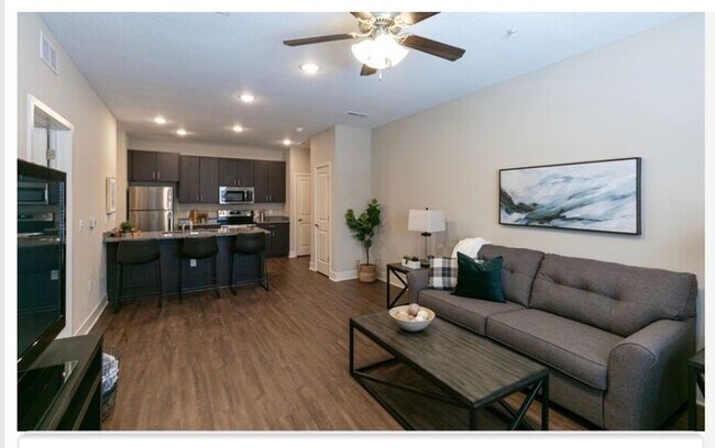 Building Photo - Brighton Crossing Apartments 1st Floor Large Apartment Available