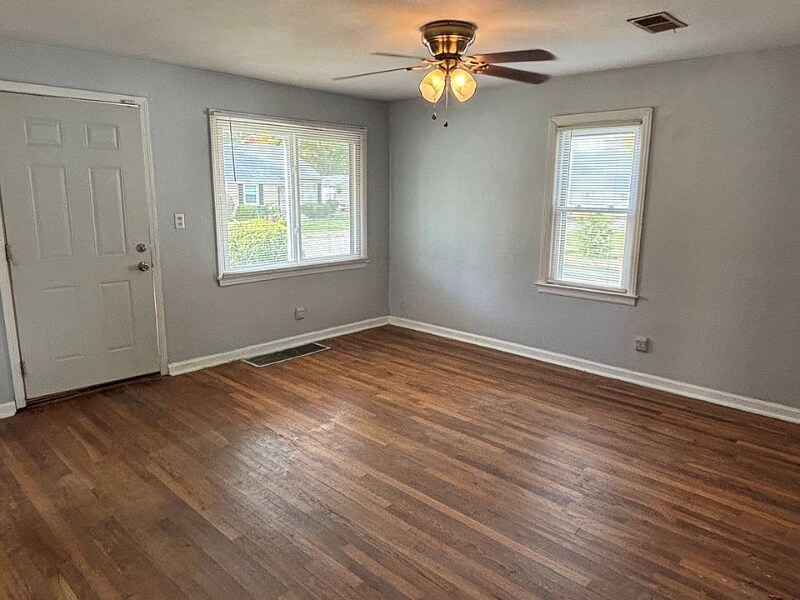 Building Photo - 118 Webster St