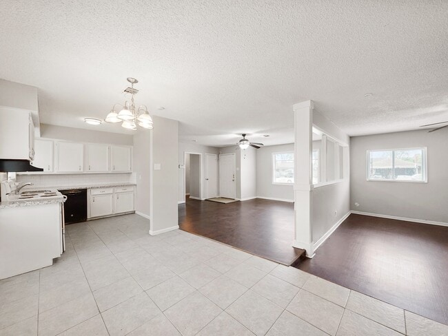 Building Photo - 3006 14th Ave N