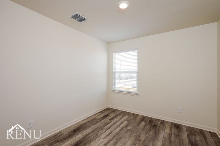 Building Photo - 11026 Yonder Flts