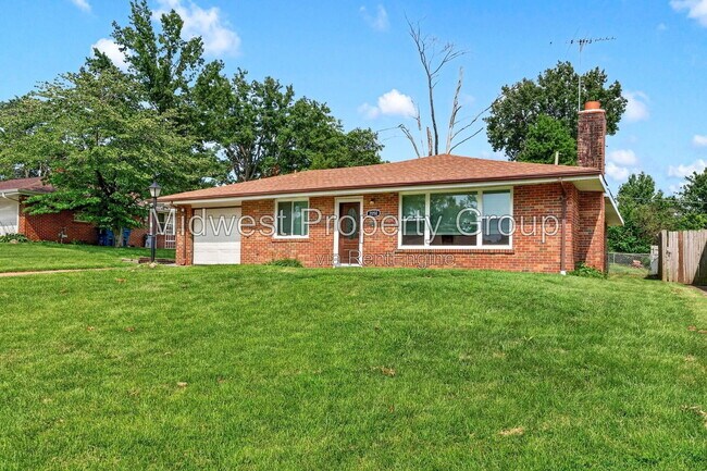Building Photo - 2050 Goodale Ave