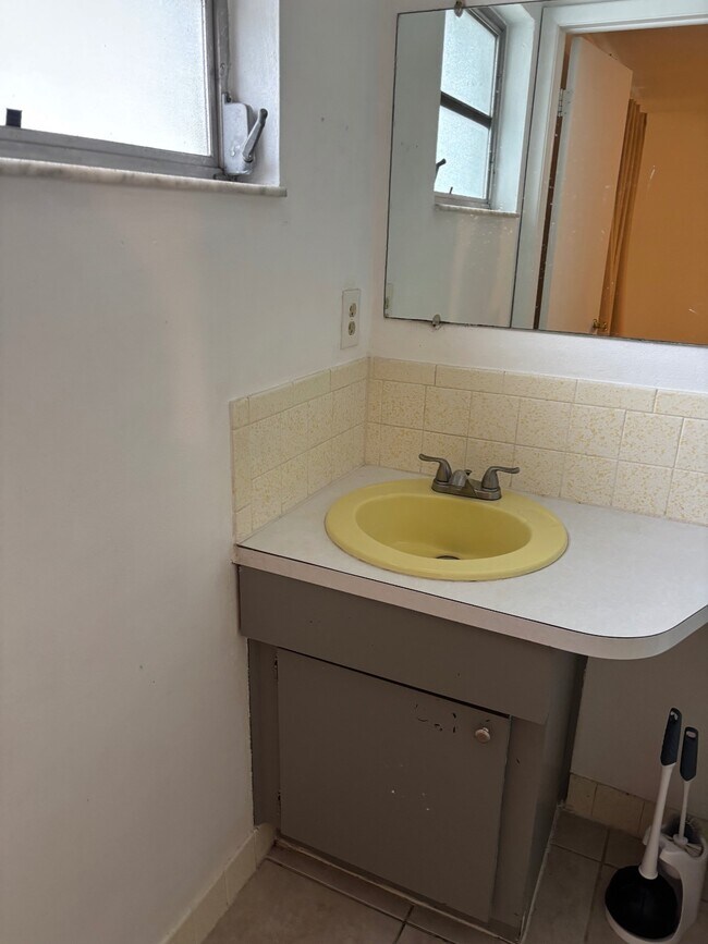 Building Photo - 12411 Partridge Hill Row