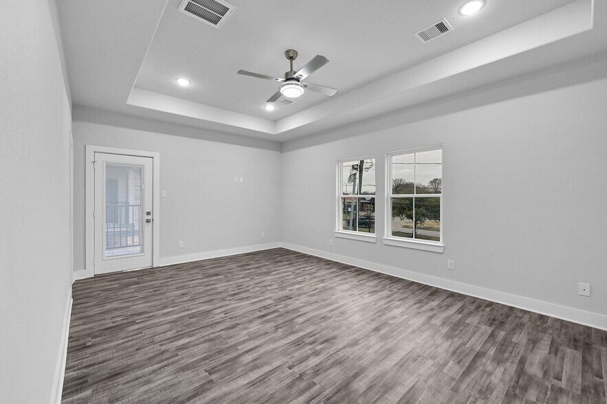 Building Photo - 4675 Bellfort Ave