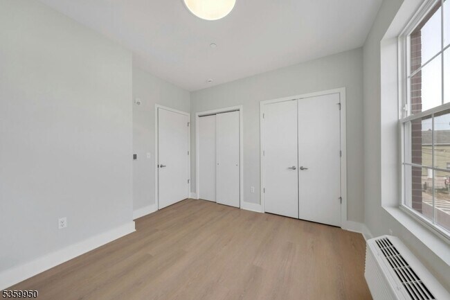 Building Photo - 247 Parker Ave