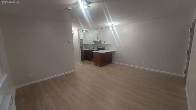 Building Photo - 203 Ludingtonville Rd