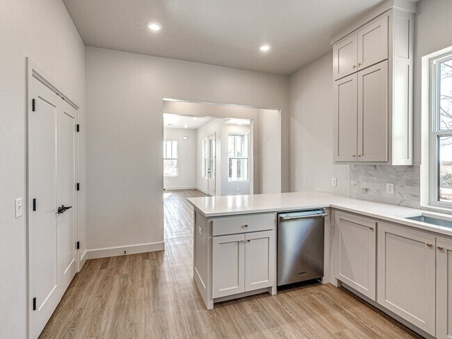 Building Photo - 29596 Memory Ln