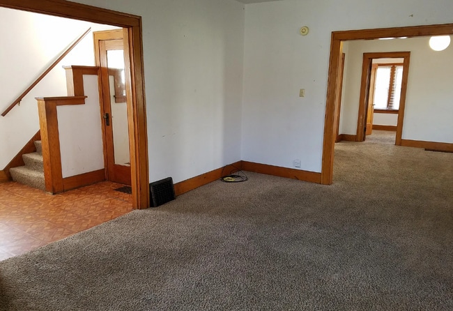 Building Photo - 808 W Seerley Blvd