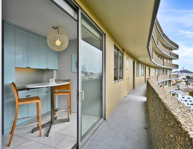 Building Photo - Designer Luxury. Iconic Views. Extraordinary Living.