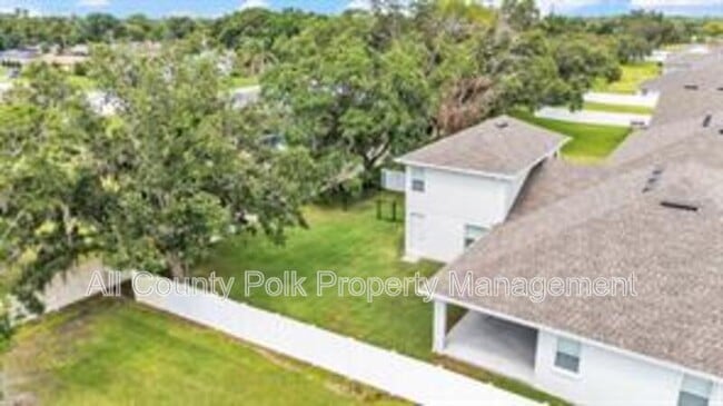 Building Photo - 1095 Woodland Oaks Dr