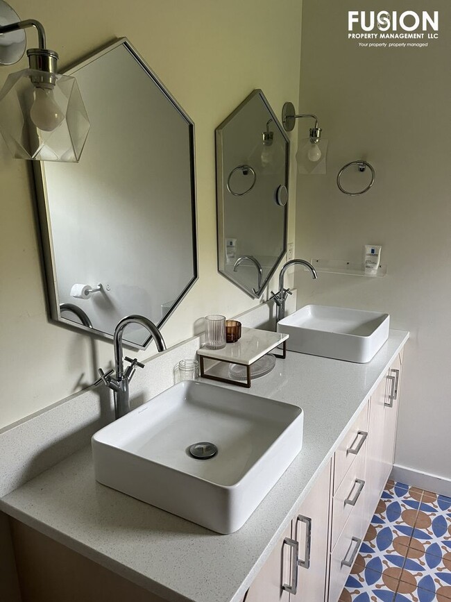 Building Photo - Beautiful Mountain Crest Home for Rent in Williston, Vermont