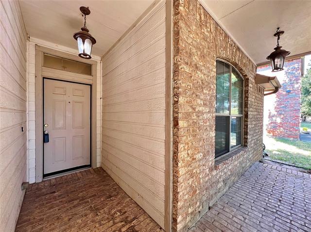 Building Photo - 5939 Waterford Dr