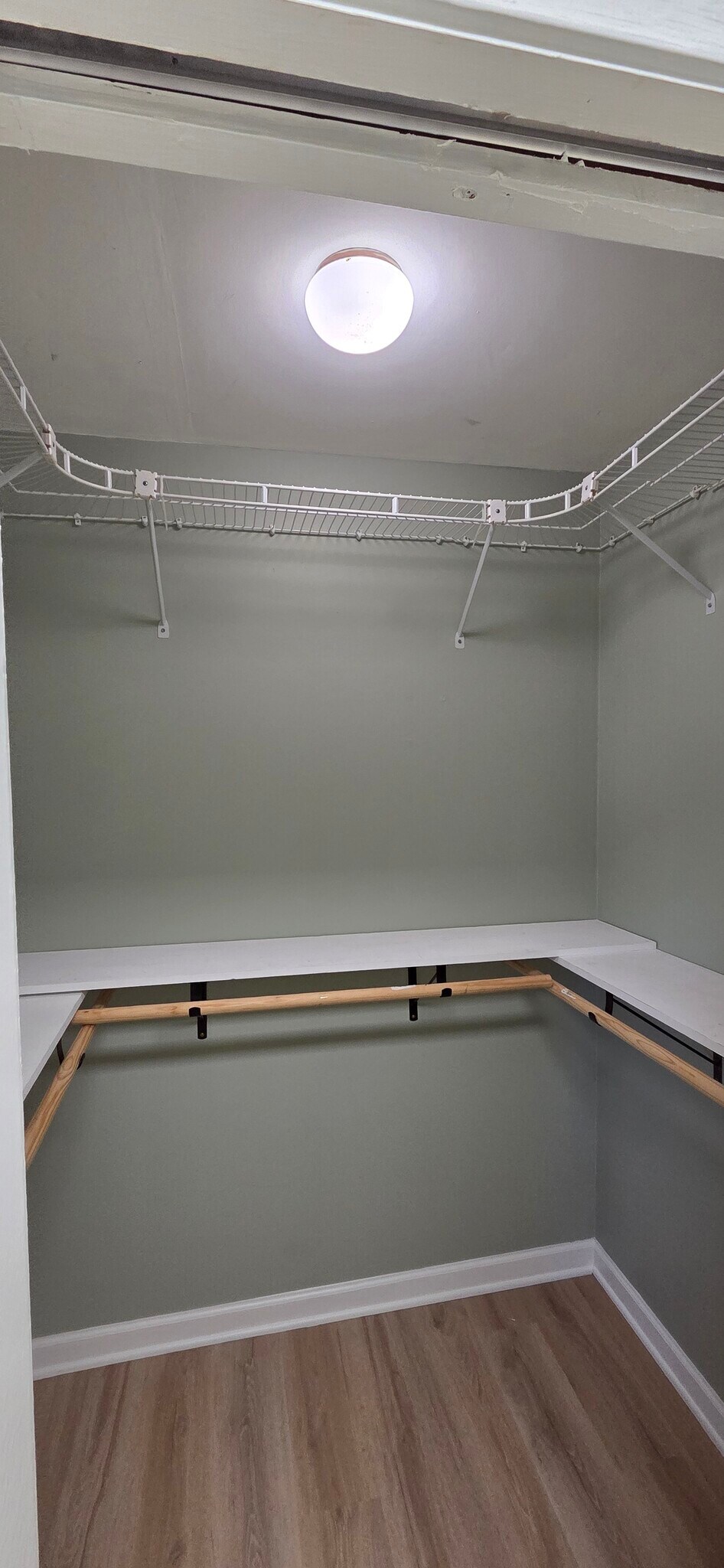 Building Photo - 2114 Ray Ave