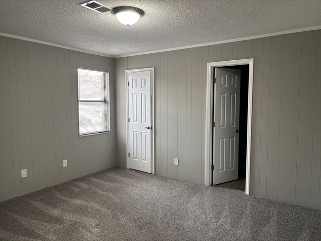 Building Photo - 353