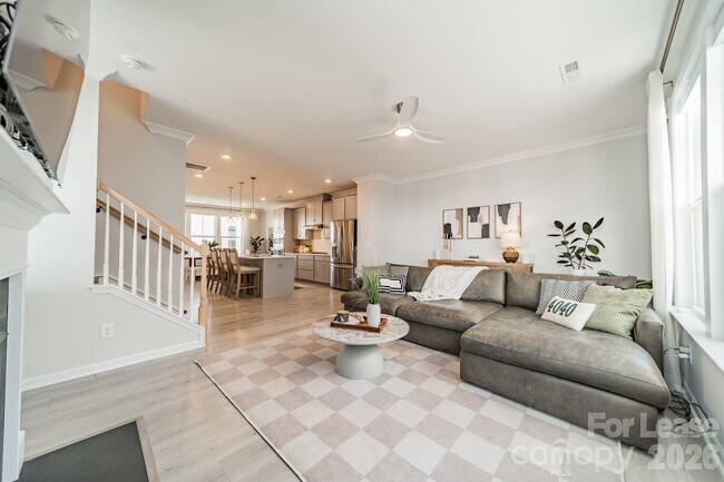 Building Photo - 4040 Hidden Oaks Dr