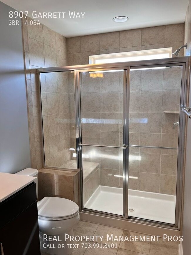 Building Photo - 8907 Garrett Way