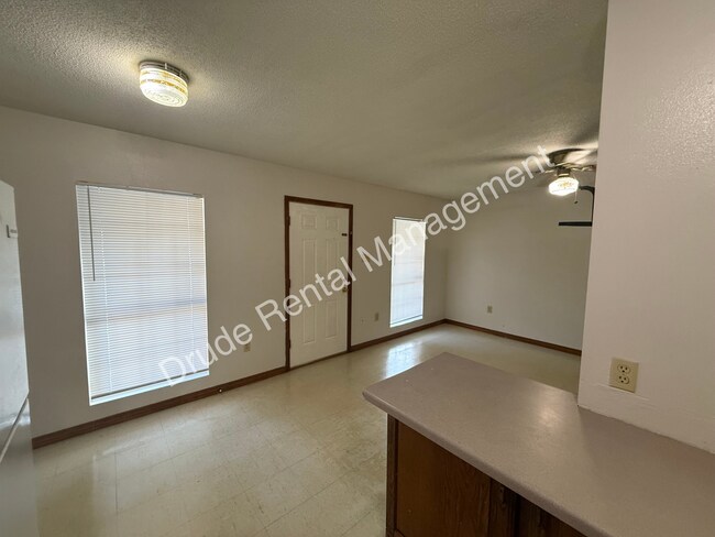 Building Photo - 13368 Berry Bowl Rd