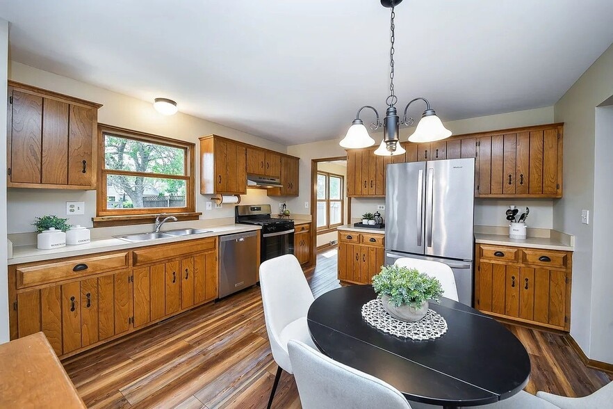 Building Photo - 2264 Briarhill Dr