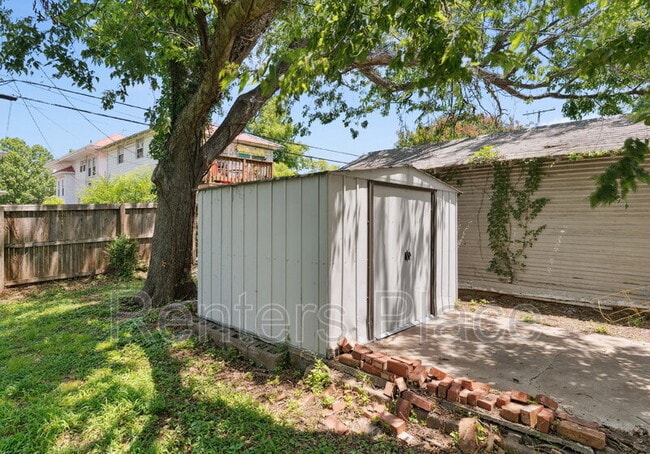 Building Photo - 1719 E 13th Pl
