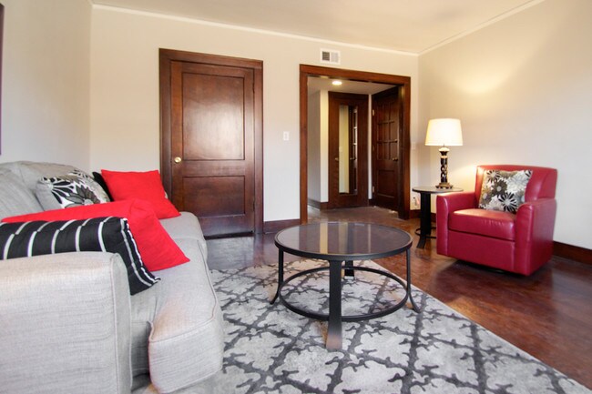 Living Area - The Nottingham Apartments