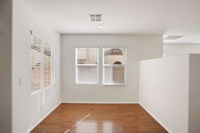 Building Photo - Well Kept Summerlin 3 Bedroom Home