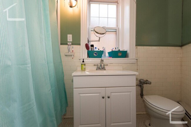 Building Photo - Amazing two bedroom